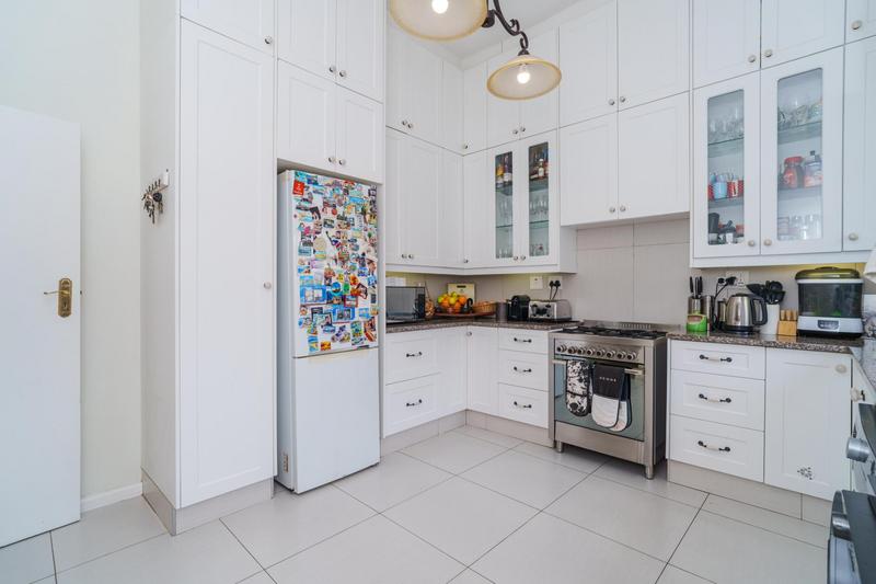 3 Bedroom Property for Sale in Harfield Village Western Cape